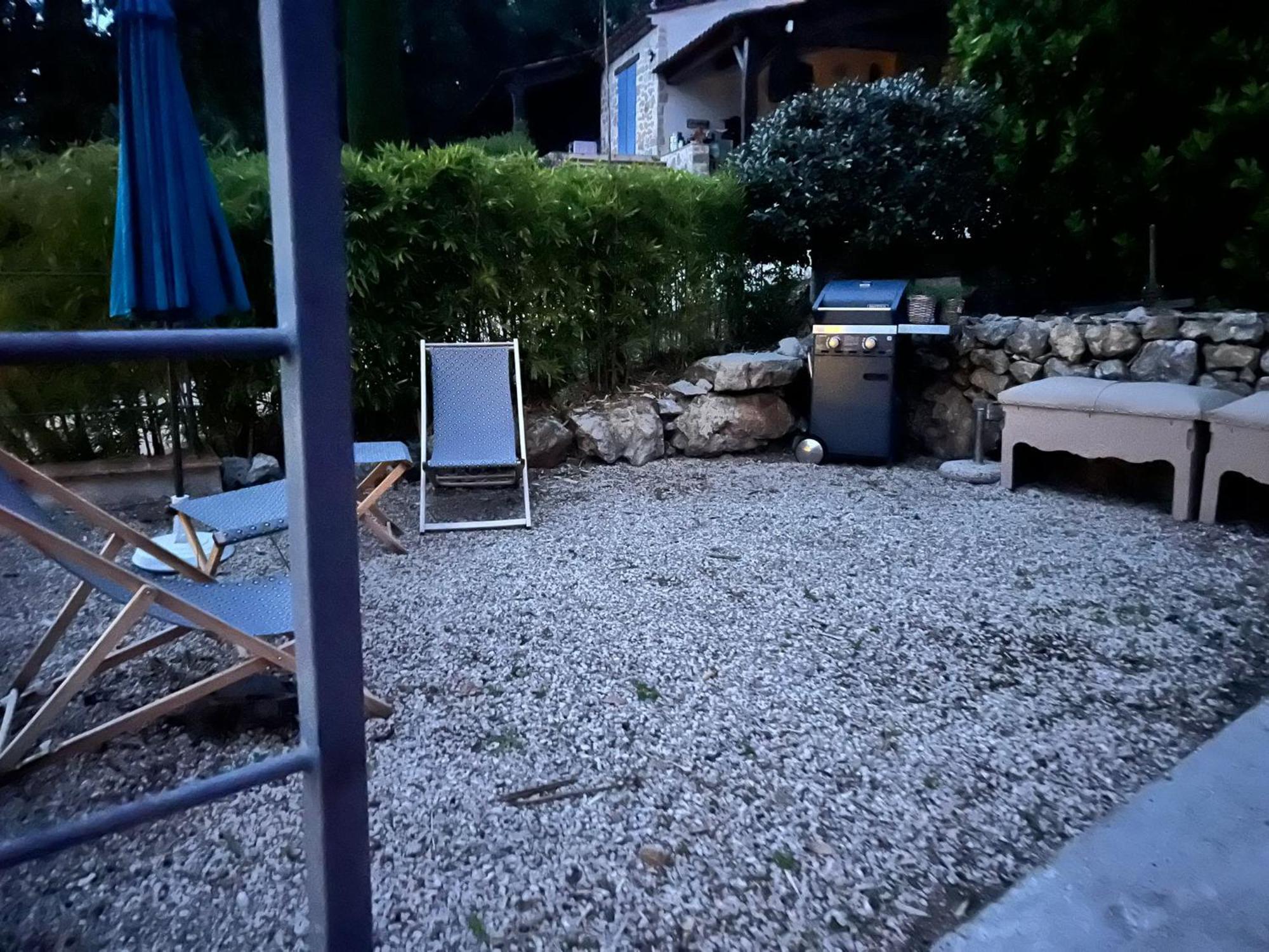 몬투르 Domaine Geodora, Parfumeur En Provence 빌라 외부 사진